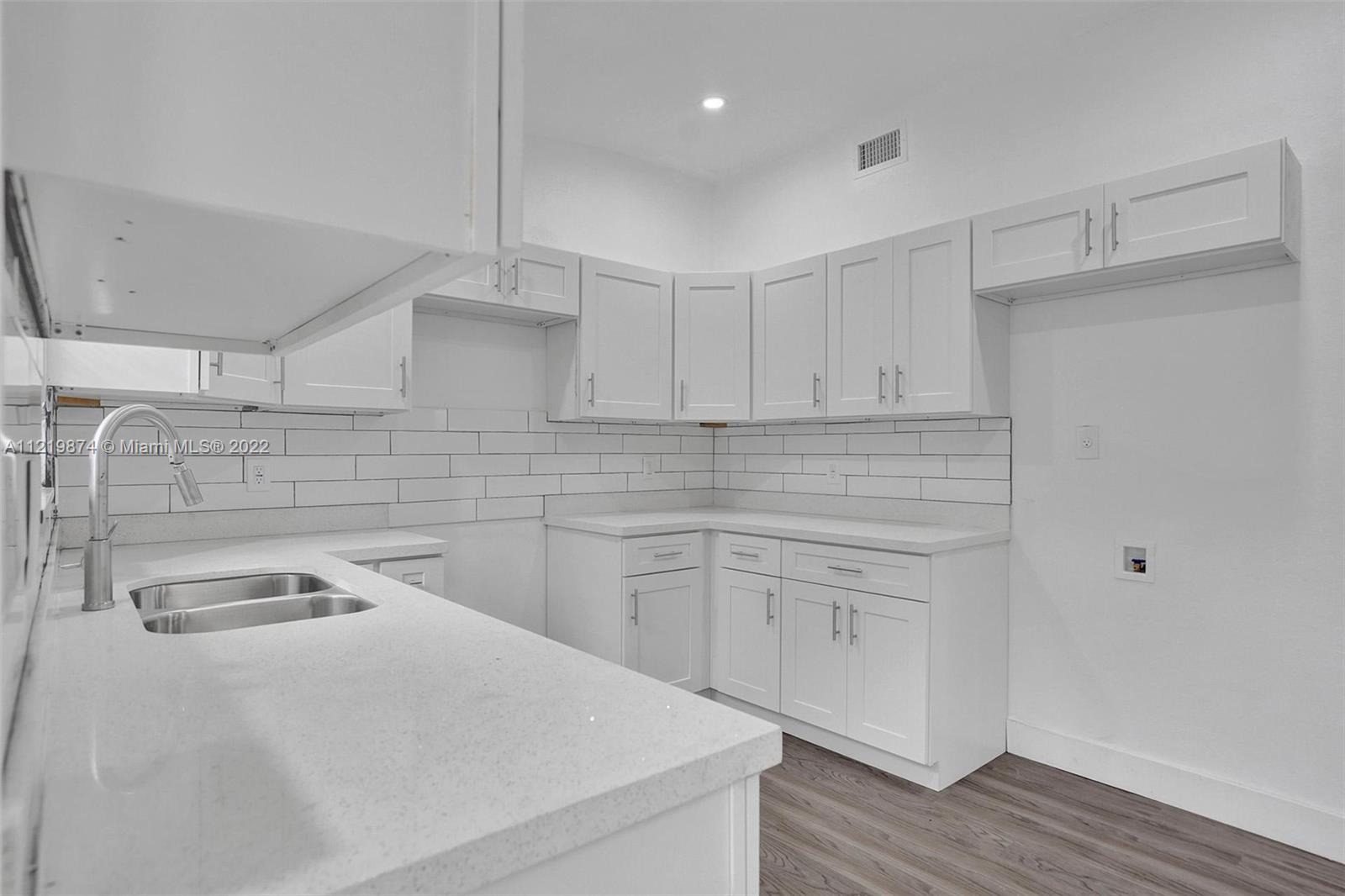 369 Northeast 158th Street Miami, FL 33162 - Photo 53 of 58