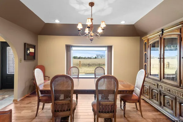 $695,000 | 4569 Cr 234 D Henderson Tx 75652, Henderson, TX 75652