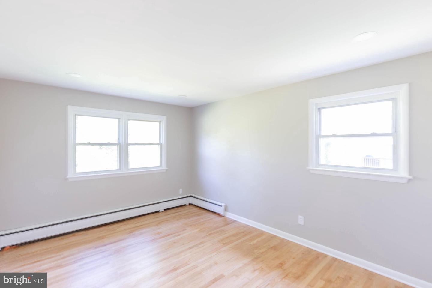 14698 Colchester Road Woodbridge, VA 22191 - Photo 10 of 15 an empty room with a window