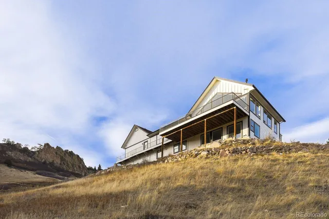 a view of a lake from a yard