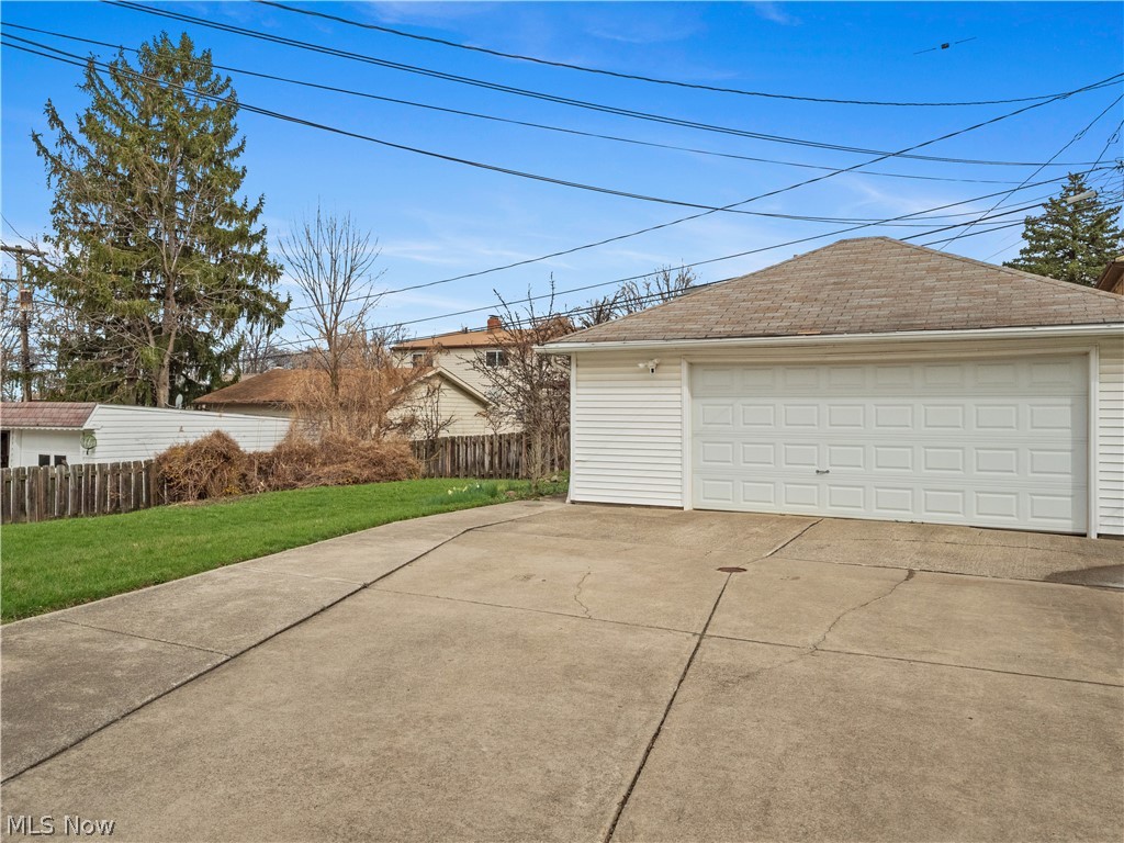 8255 Reed Avenue Cleveland, OH 44125 - Photo 3 of 31