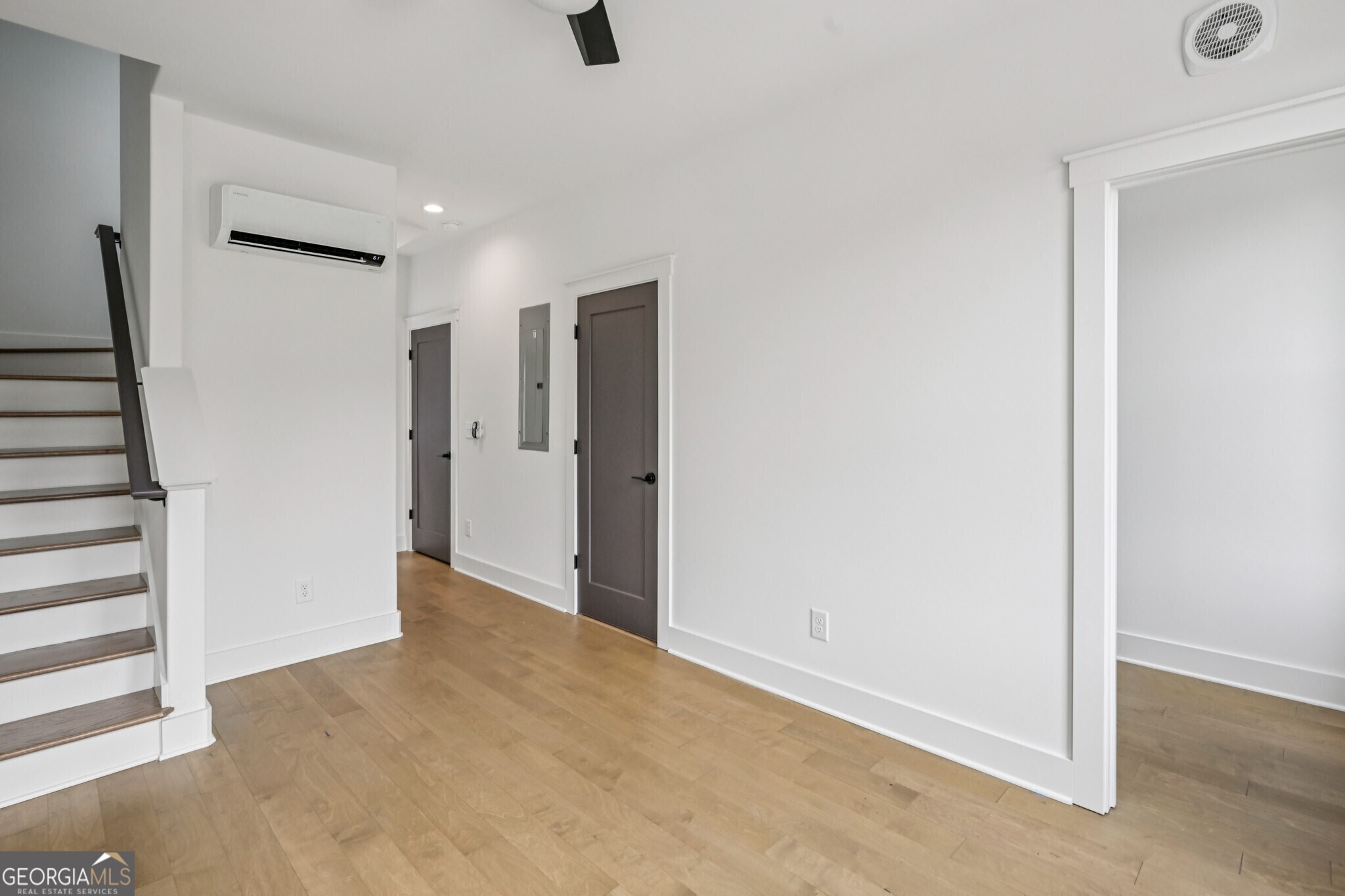1160 Boulevard Southeast, Unit 4 Atlanta, GA 30312 - Photo 15 of 42 Bedroom - Primary Ensuite