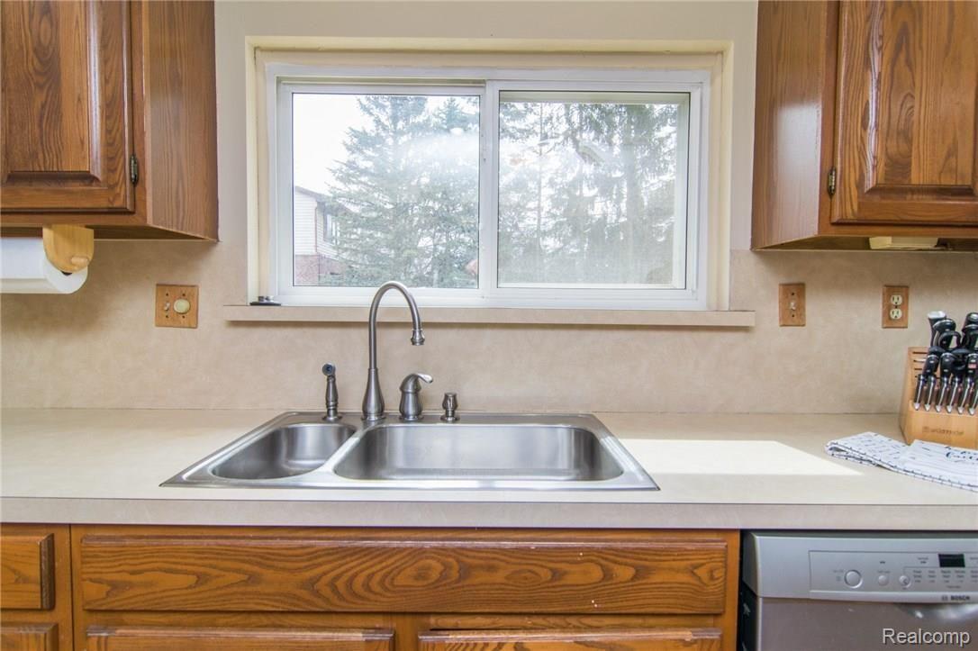 5628 John R Road Troy, MI 48085 - Photo 16 of 62 DSC_2735.jpg