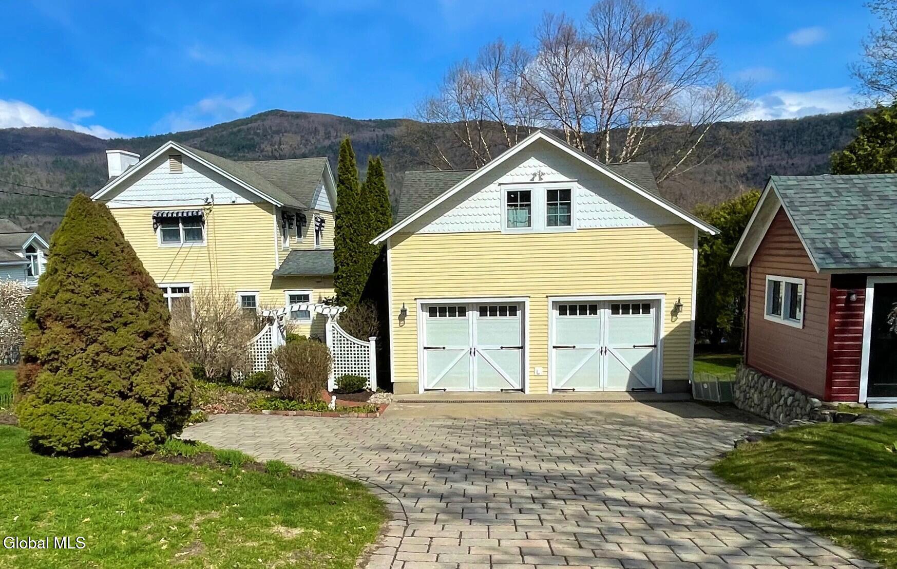338 Cleverdale Road Queensbury, NY 12804 - Photo 2 of 65 D4