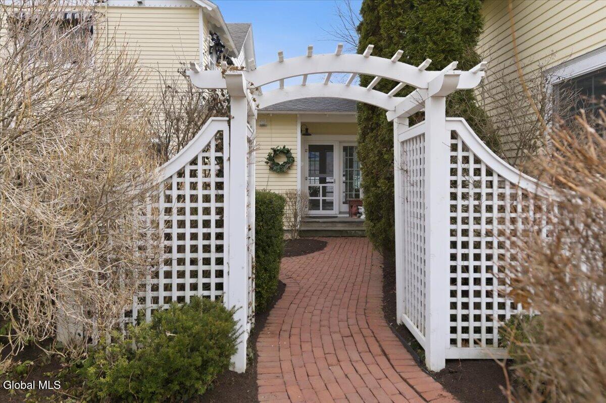 338 Cleverdale Road Queensbury, NY 12804 - Photo 7 of 53 06-001_FJD_0335