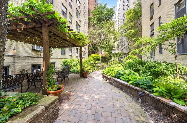 $8,999 | 433 East 51st Street, Unit 9DE | Midtown East