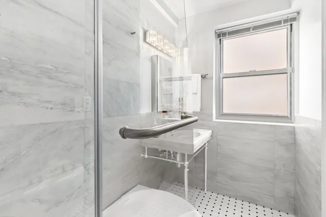 $8,999 | 433 East 51st Street, Unit 9DE | Midtown East