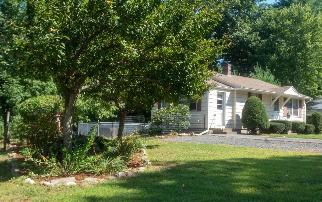 37 Oakham Road Barre, MA 01005 - Photo 3 of 39