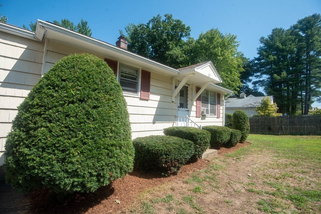 37 Oakham Road Barre, MA 01005 - Photo 4 of 39