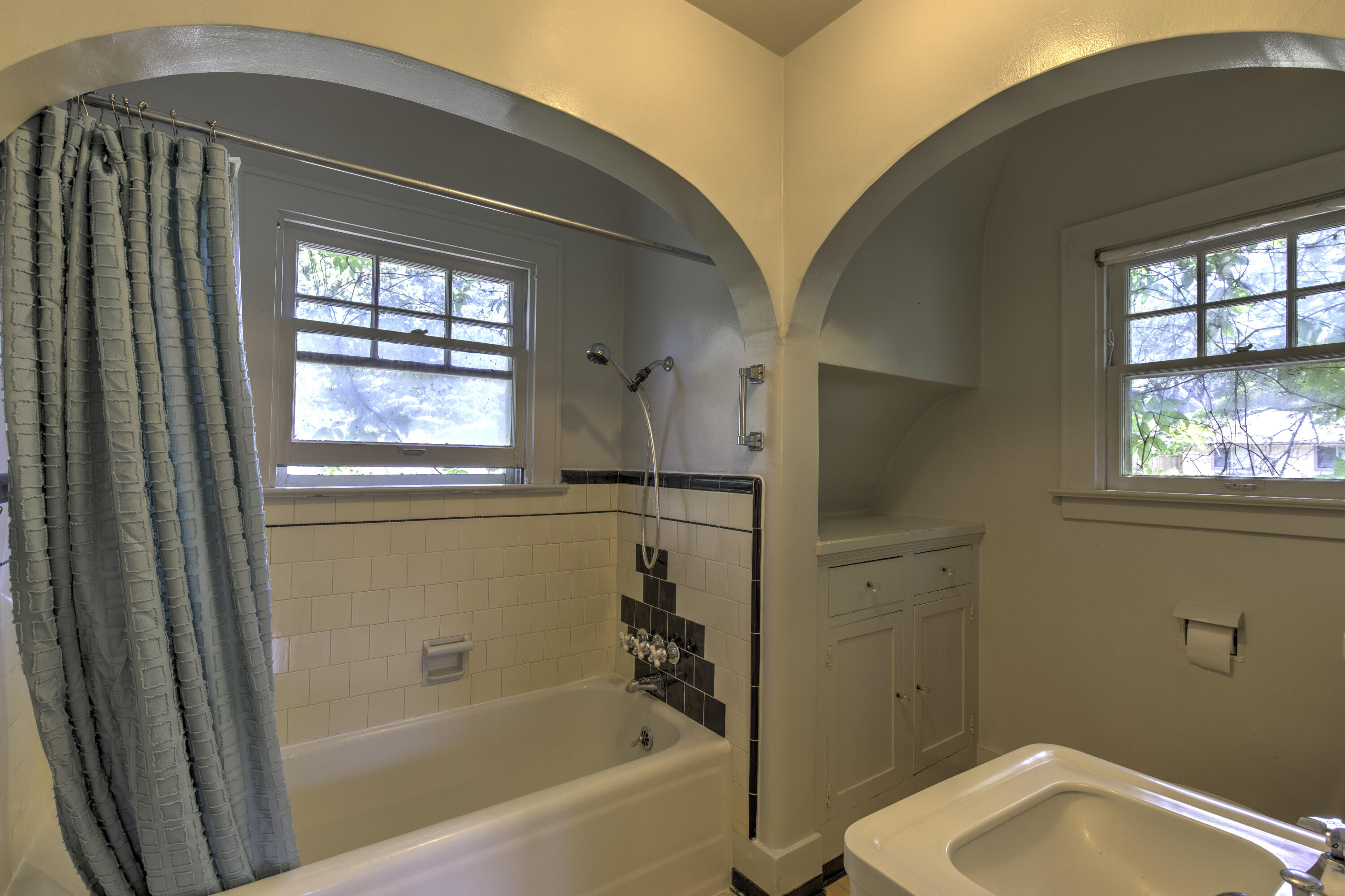 2419 Hillcrest Road Medford, OR 97504 - Photo 44 of 63 797A8845_1_2_3_4-Edit