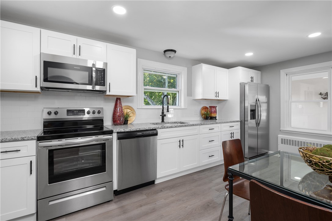 40 Glenside Road Cumberland, RI 02864 - Photo 8 of 33