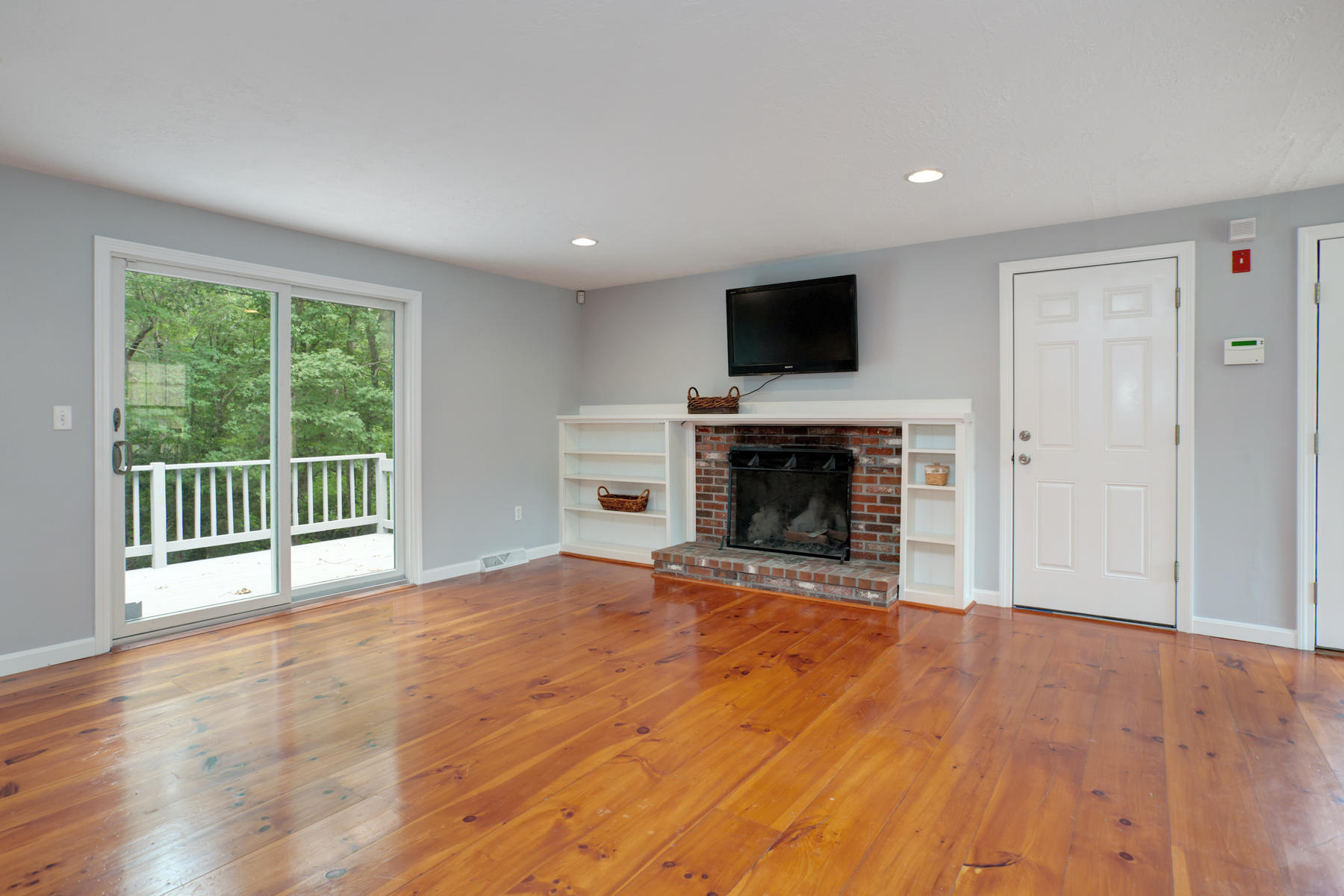 83 North Precinct Road Centerville, MA 02632 - Photo 9 of 19 Living Room