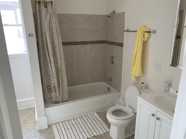 $2,800 | 2818 North Dupont Avenue, Minneapolis, MN 55411