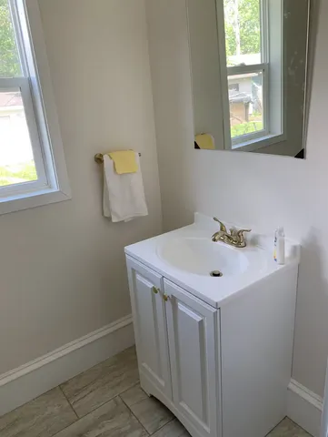 $2,800 | 2818 North Dupont Avenue, Minneapolis, MN 55411