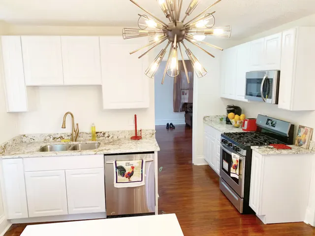 $2,800 | 2818 North Dupont Avenue, Minneapolis, MN 55411