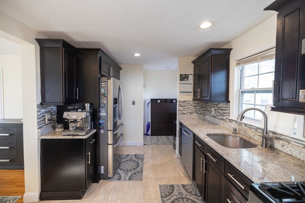 96 May Street Worcester, MA 01602 - Photo 12 of 34