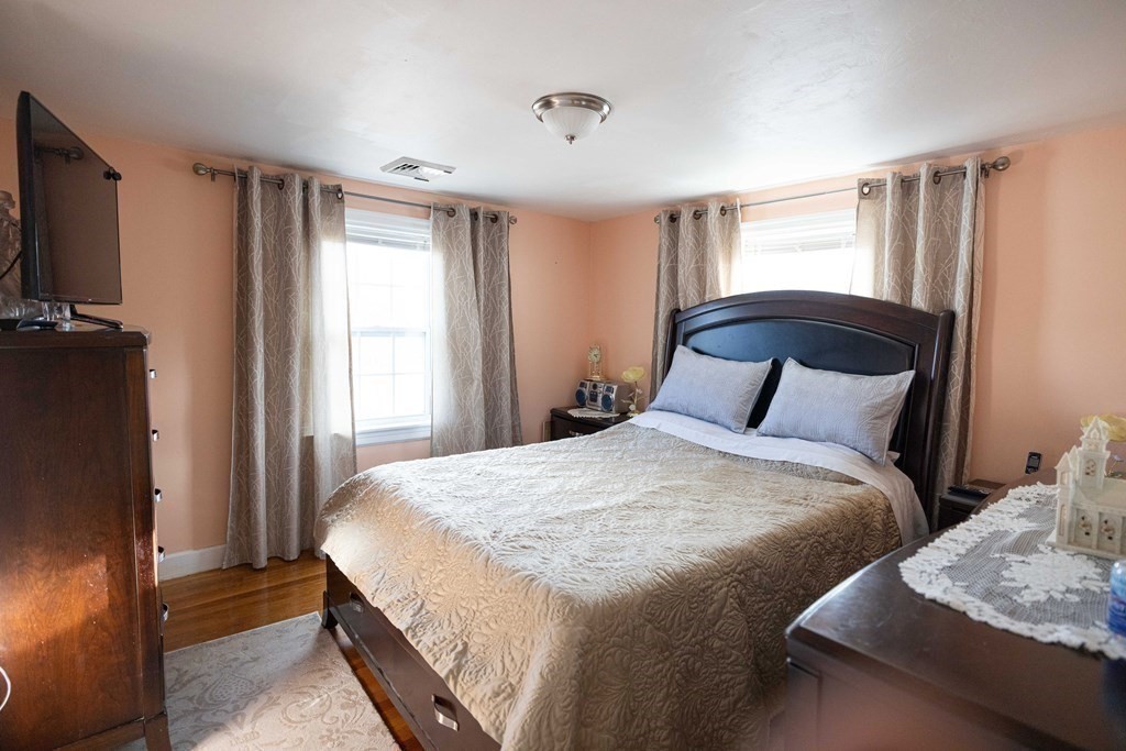 96 May Street Worcester, MA 01602 - Photo 17 of 34