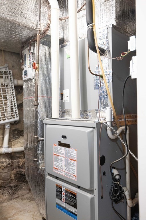 96 May Street Worcester, MA 01602 - Photo 27 of 34