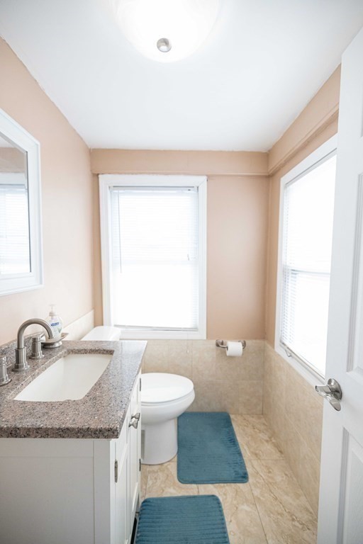 96 May Street Worcester, MA 01602 - Photo 6 of 34