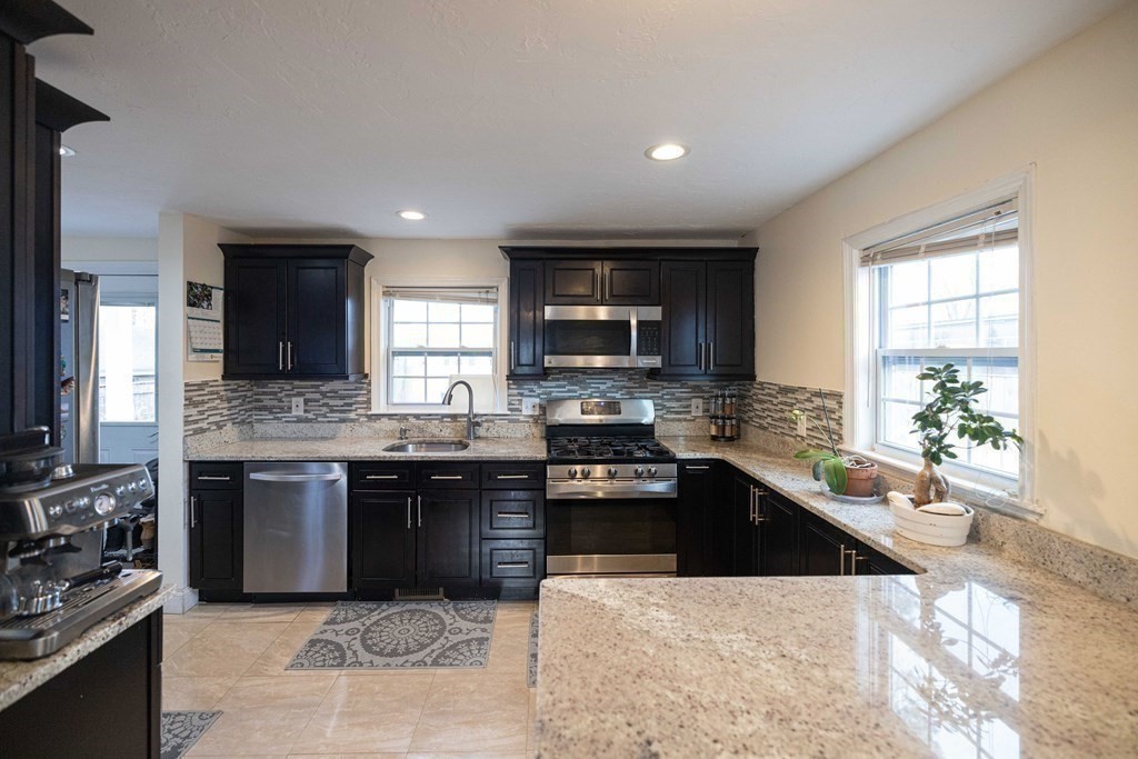 96 May Street Worcester, MA 01602 - Photo 10 of 34