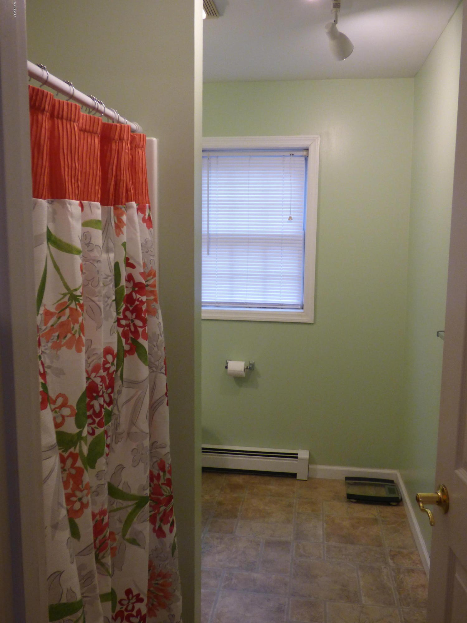 456 Notch Road North Adams, MA 01247 - Photo 20 of 23 13MasterBath_A