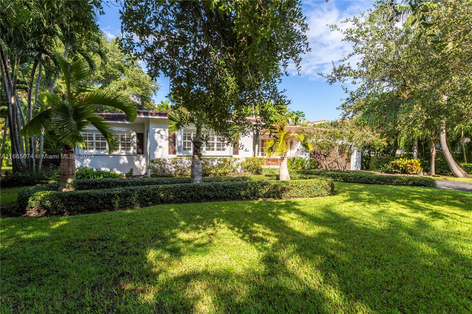 4200 Anderson Road Coral Gables, FL 33146 - Photo 5 of 42 Gallery Image 5