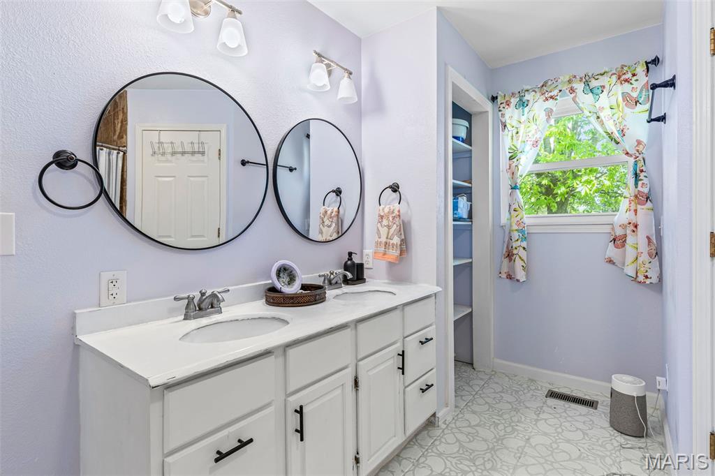 11697 John Emling Road Bismarck, MO 63624 - Photo 67 of 74