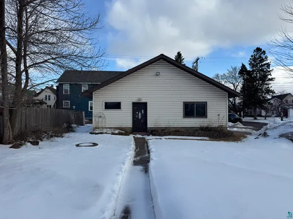 $287,500 | 301 8th Street, Two Harbors, MN 55616