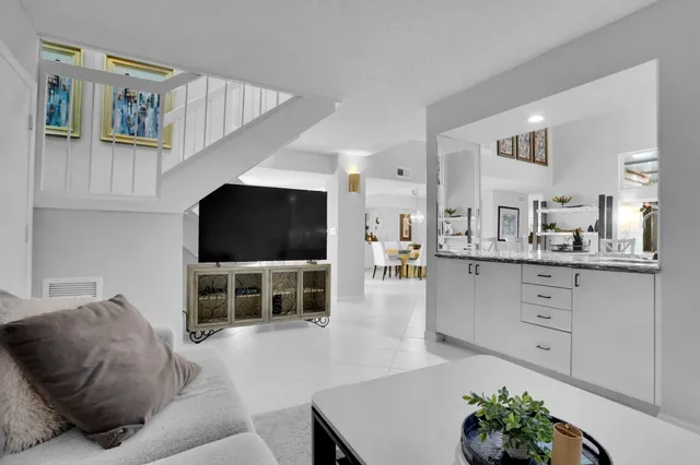 $1,599,000 | 7338 Woodmont Court, Boca Raton, FL 33434