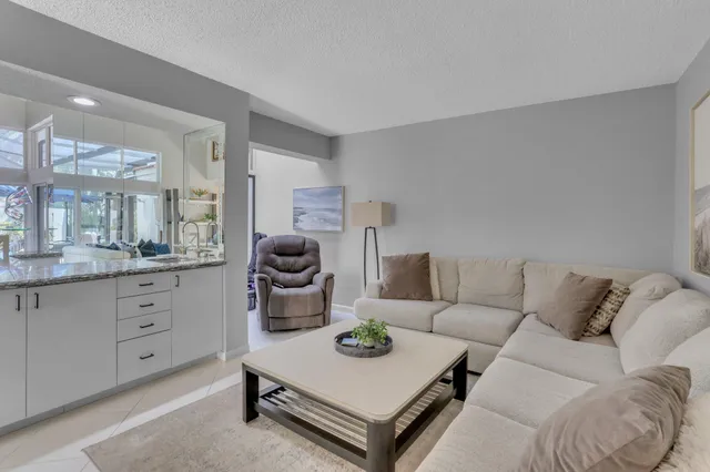 $1,599,000 | 7338 Woodmont Court, Boca Raton, FL 33434