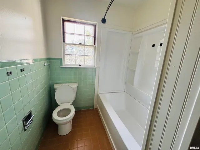 $139,900 | 702 South Dixon Avenue, Carbondale, IL 62901