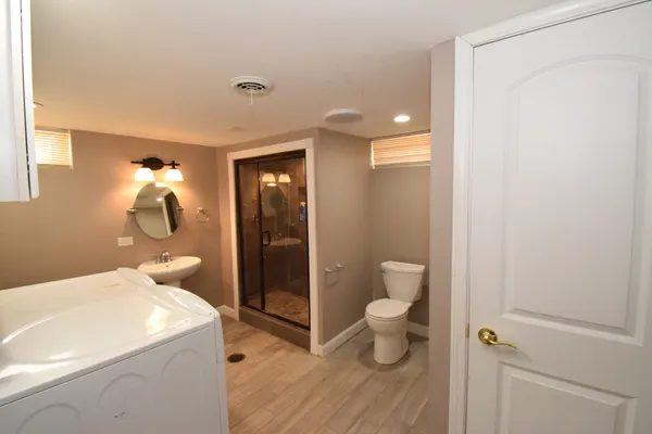 $2,495 | 477 West Spring Street, South Elgin, IL 60177