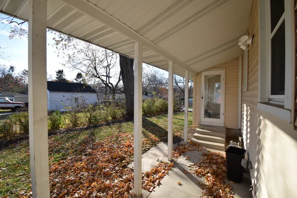 $2,495 | 477 West Spring Street, South Elgin, IL 60177