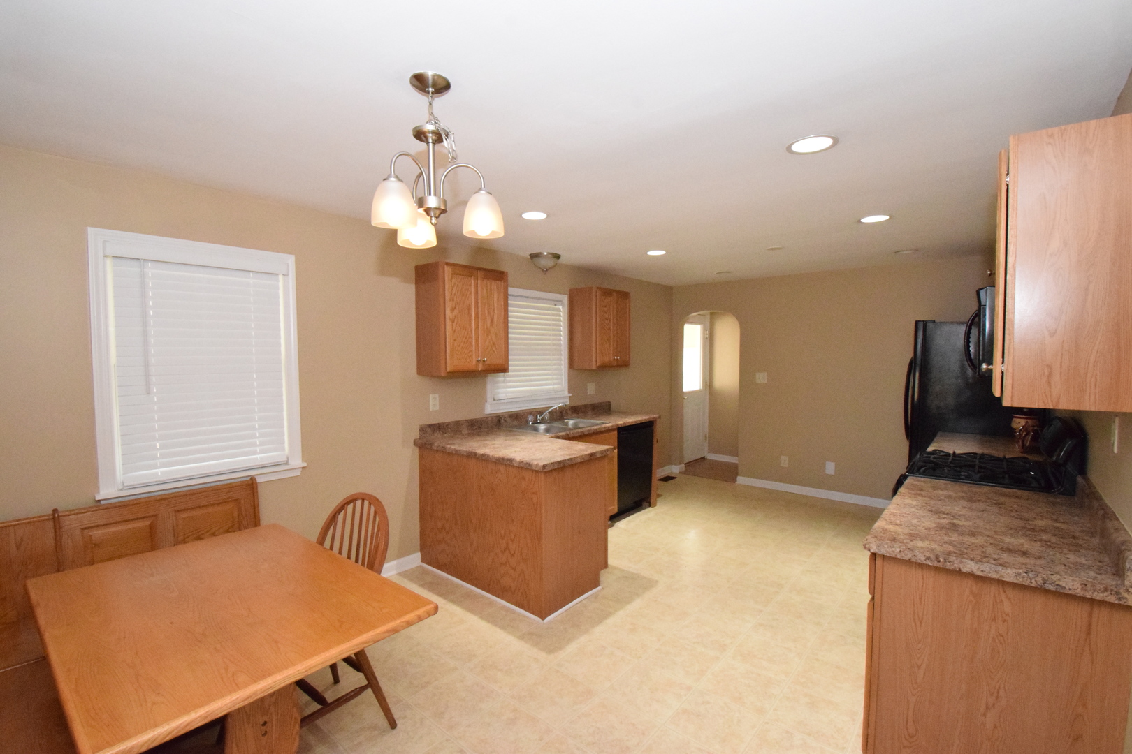 477 West Spring Street South Elgin, IL 60177 - Photo 5 of 20