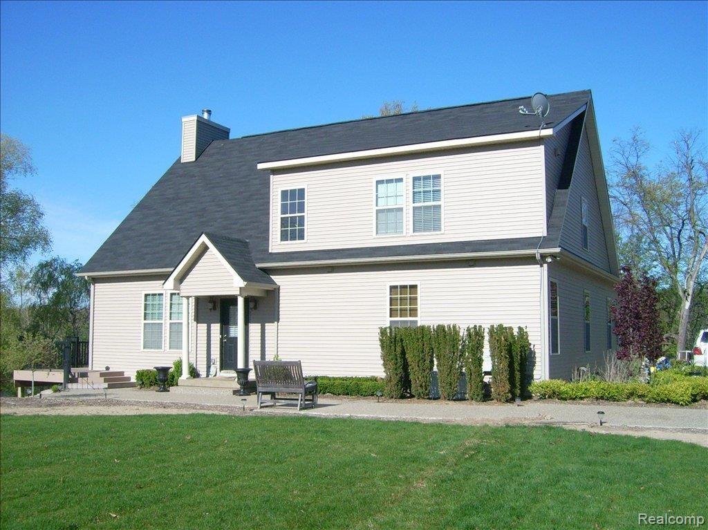 2211 Lone Tree Road Milford, MI 48380 - Photo 5 of 16 DSCI0058