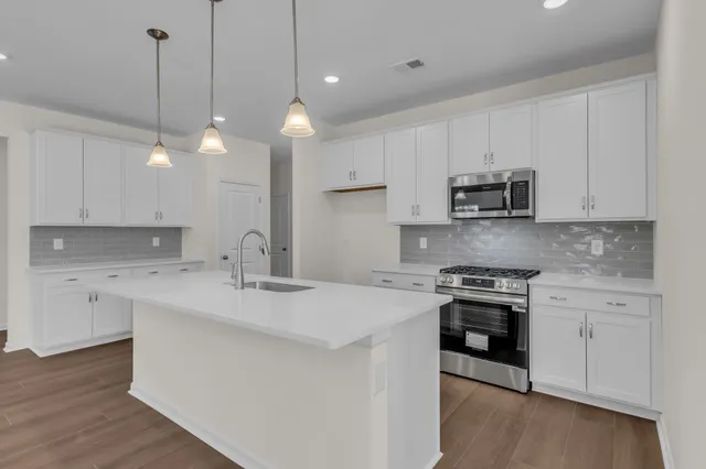 $459,065 | 589 Nightengale Ridge Drive, Columbia, TN 38401