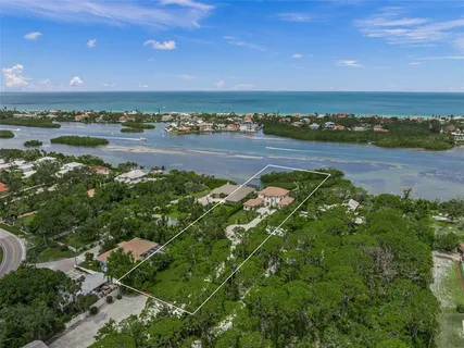 $5,750,000 | 1109 Bayshore Road, Nokomis, FL 34275