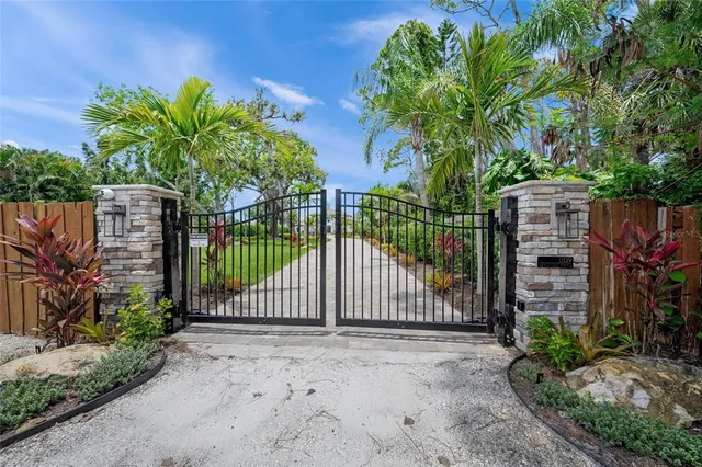 $5,750,000 | 1109 Bayshore Road, Nokomis, FL 34275