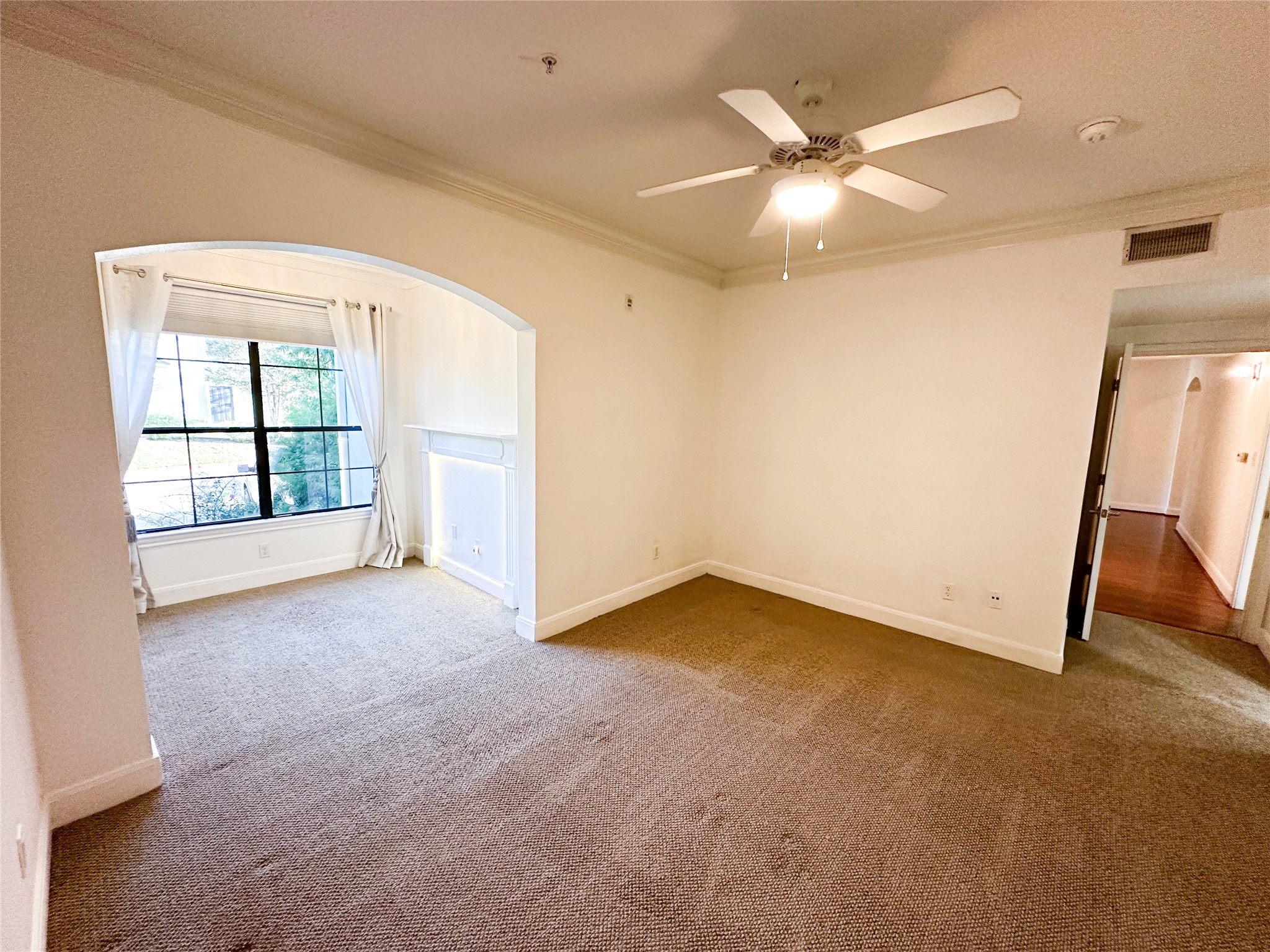 7701 Rialto Boulevard, Unit 1122 Austin, TX 78735 - Photo 11 of 24 Sitting area in primary bedroom