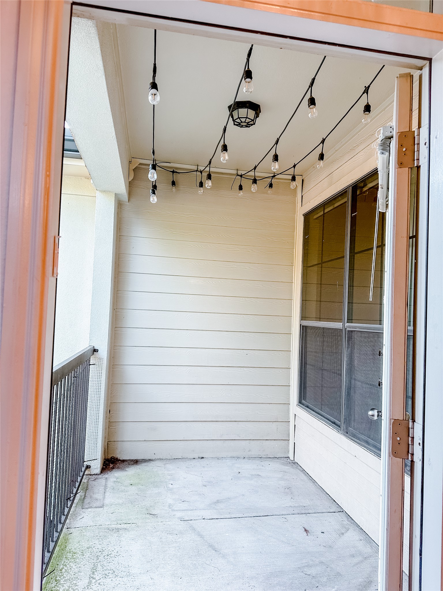 7701 Rialto Boulevard, Unit 1122 Austin, TX 78735 - Photo 23 of 24 Covered balcony