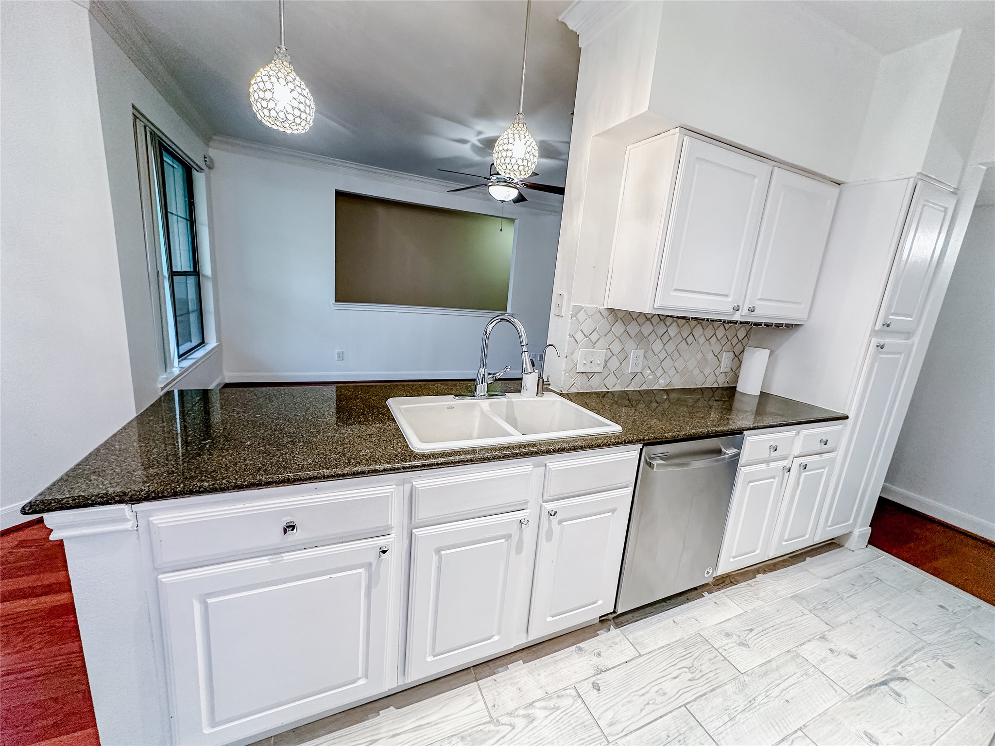 7701 Rialto Boulevard, Unit 1122 Austin, TX 78735 - Photo 7 of 24 Kitchen overlooking living room