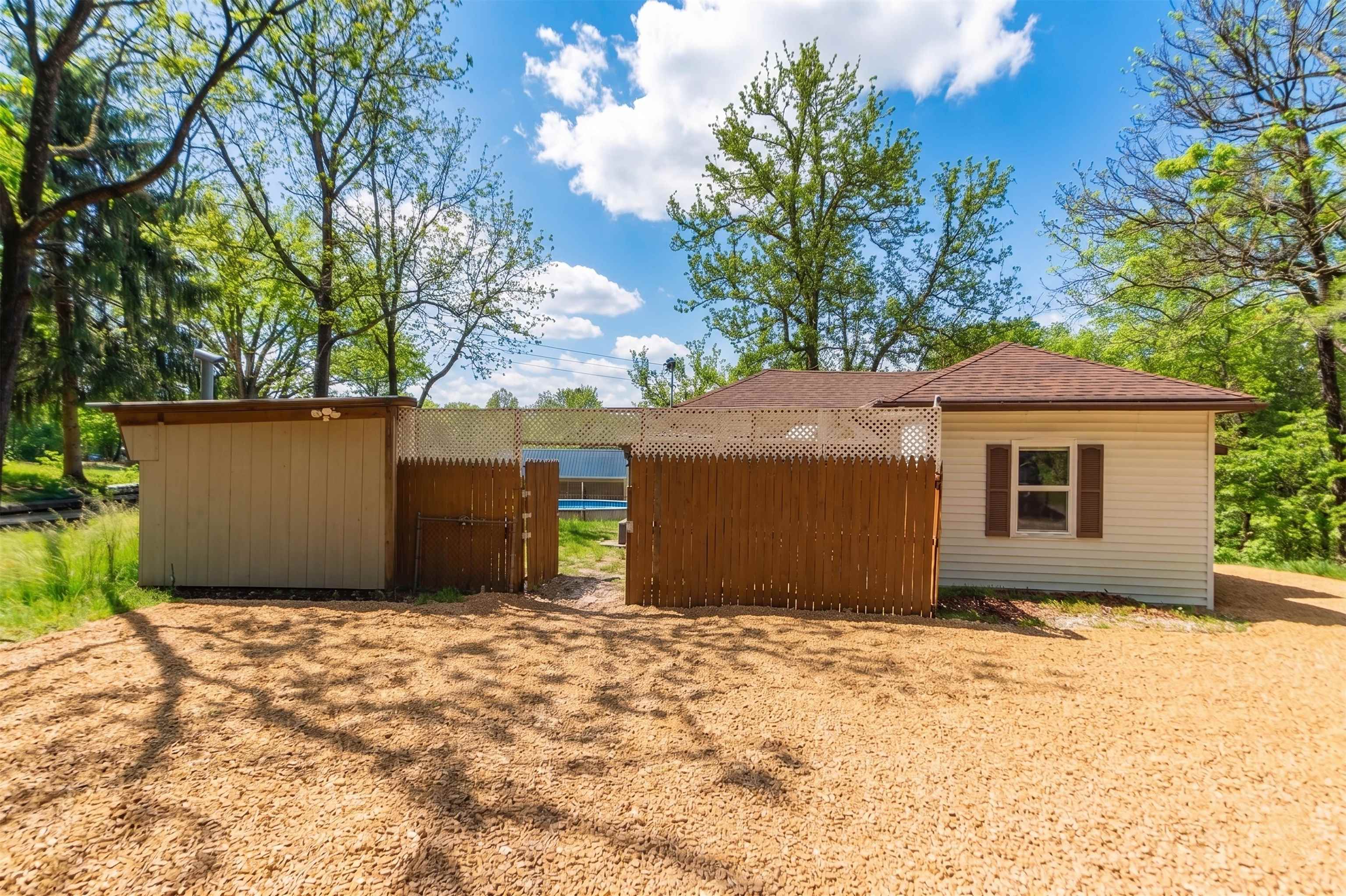 143 Pkin Lane Raphine, VA 24472 - Photo 2 of 28