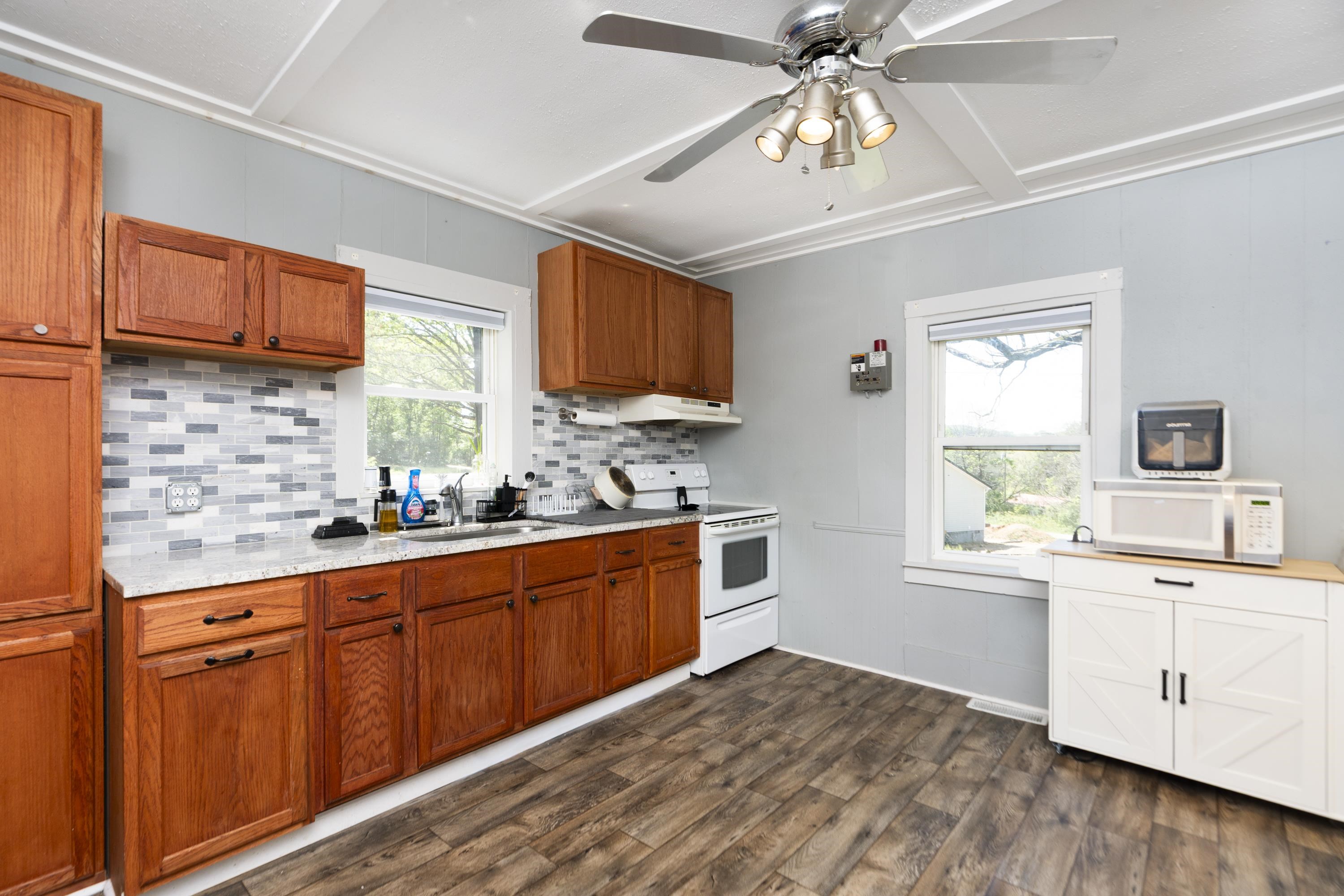 143 Pkin Lane Raphine, VA 24472 - Photo 6 of 28