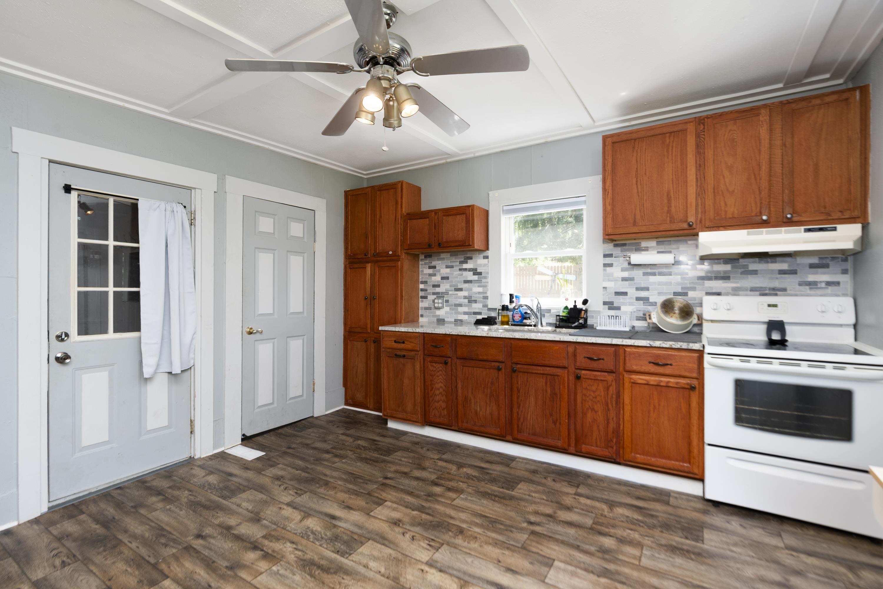 143 Pkin Lane Raphine, VA 24472 - Photo 7 of 28