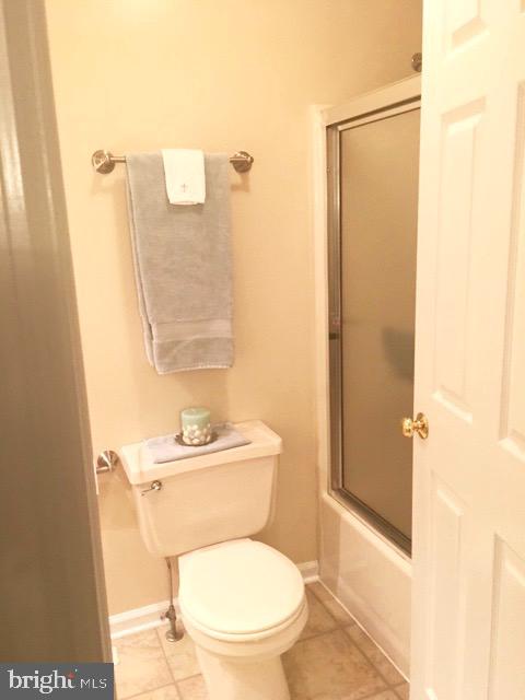 2077 C Raleigh Road, Unit C Hummelstown, PA 17036 - Photo 23 of 35 Second Floor Bath