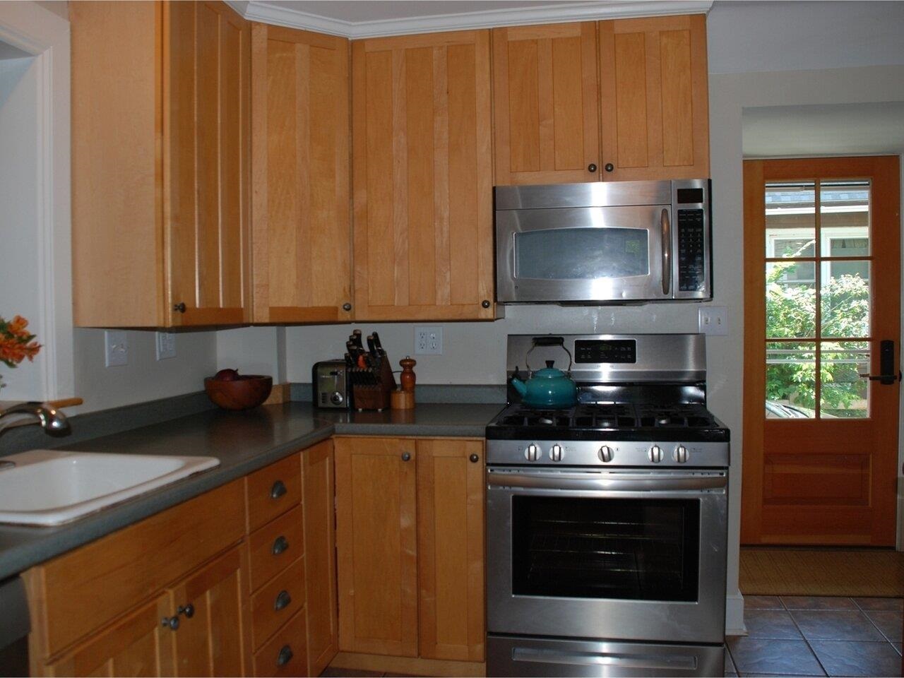 28 Hadley Road South Burlington, VT 05403 - Photo 22 of 39 Gallery Image 22