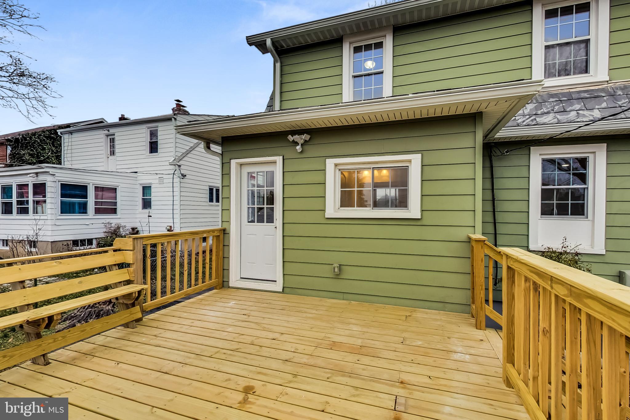 4209 Kensington Road Baltimore, MD 21229 - Photo 40 of 46 Deck