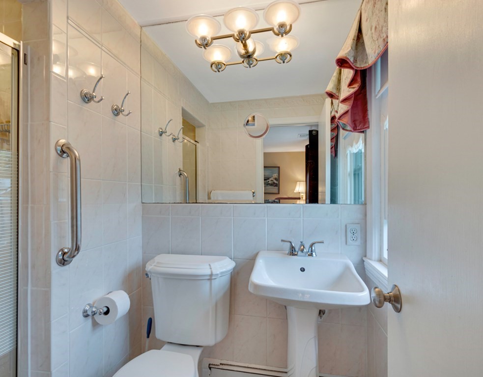22 Plymouth Road Winchester, MA 01890 - Photo 19 of 36 Gallery Image 19