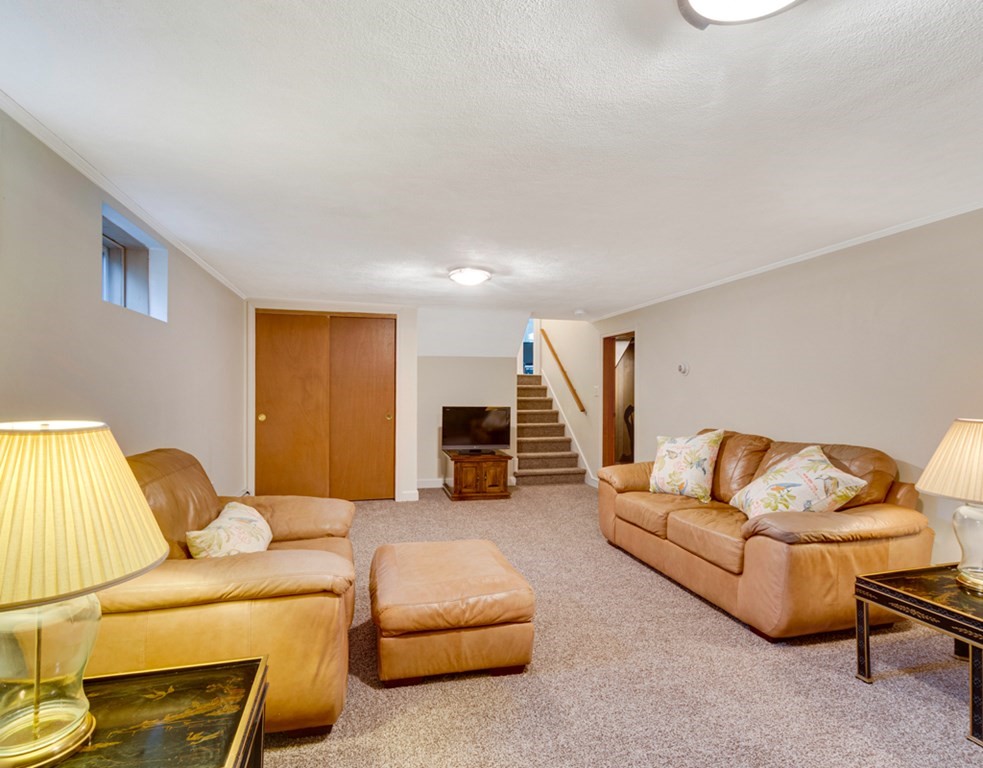22 Plymouth Road Winchester, MA 01890 - Photo 28 of 36 Gallery Image 28
