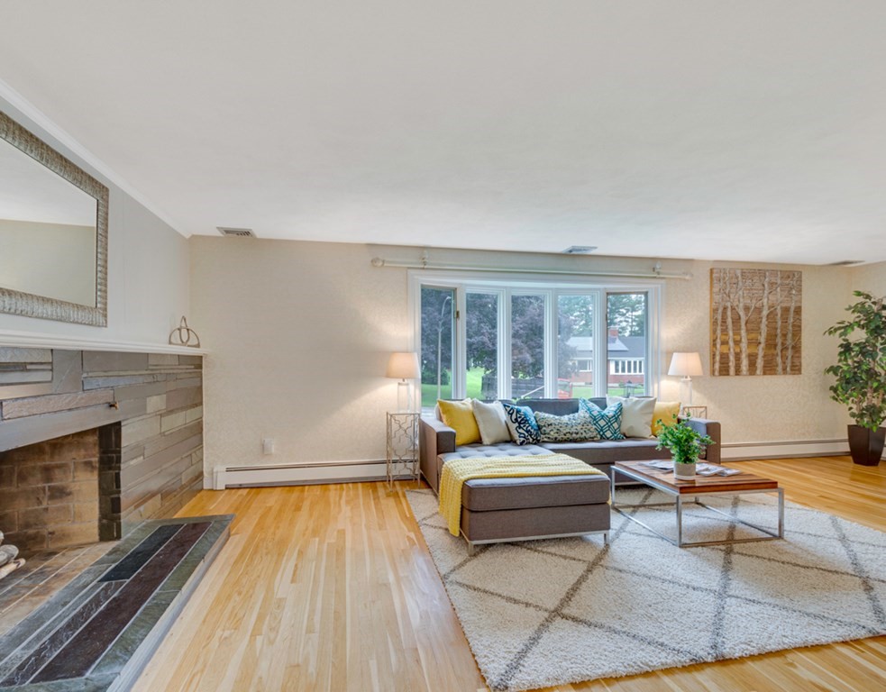22 Plymouth Road Winchester, MA 01890 - Photo 6 of 36 Gallery Image 6